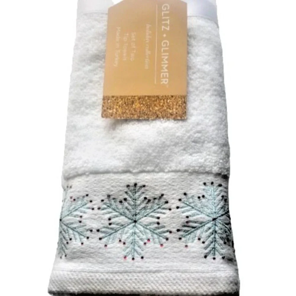 Christmas Snowflakes Fingertip Towels Set of 2 Embroidered Rhinestone White